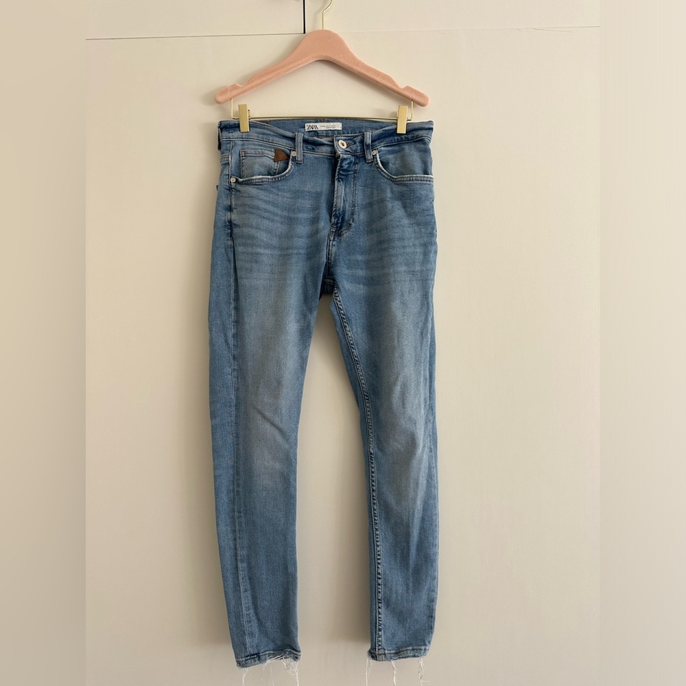ZARA Men’s Mid Wash Blue Denim/Jeans in 31 x 31 / EUR 40